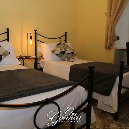 فندق مبيت وإفطار On Gennar نابولي