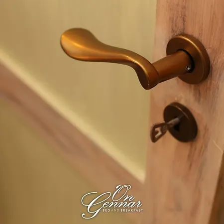 On Gennar נאפולי